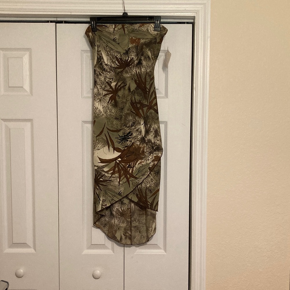 Elegant Strapless Dress in Olive and Brown